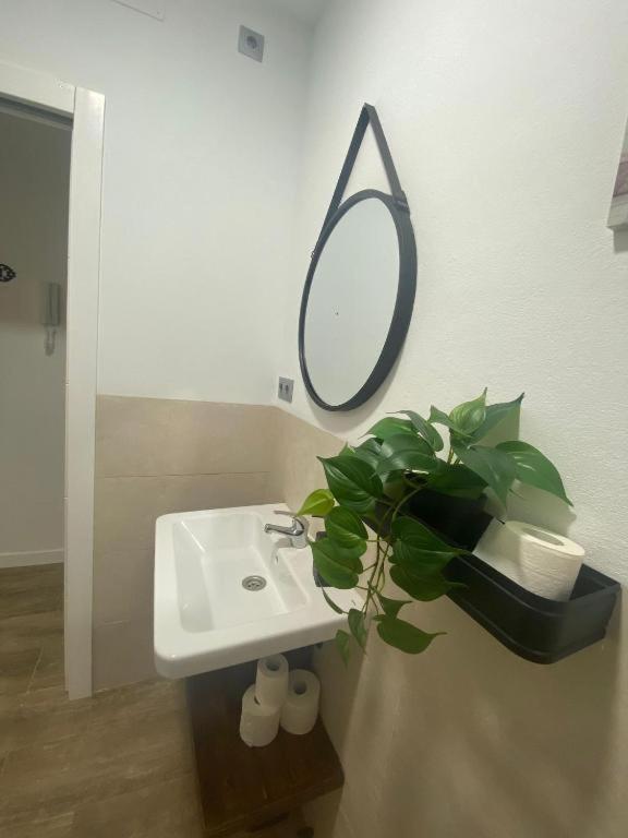 Family Apartment In Triana Севилья Экстерьер фото