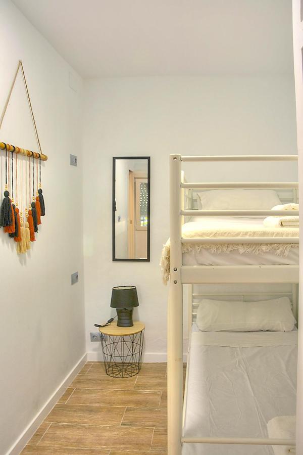 Family Apartment In Triana Севилья Экстерьер фото