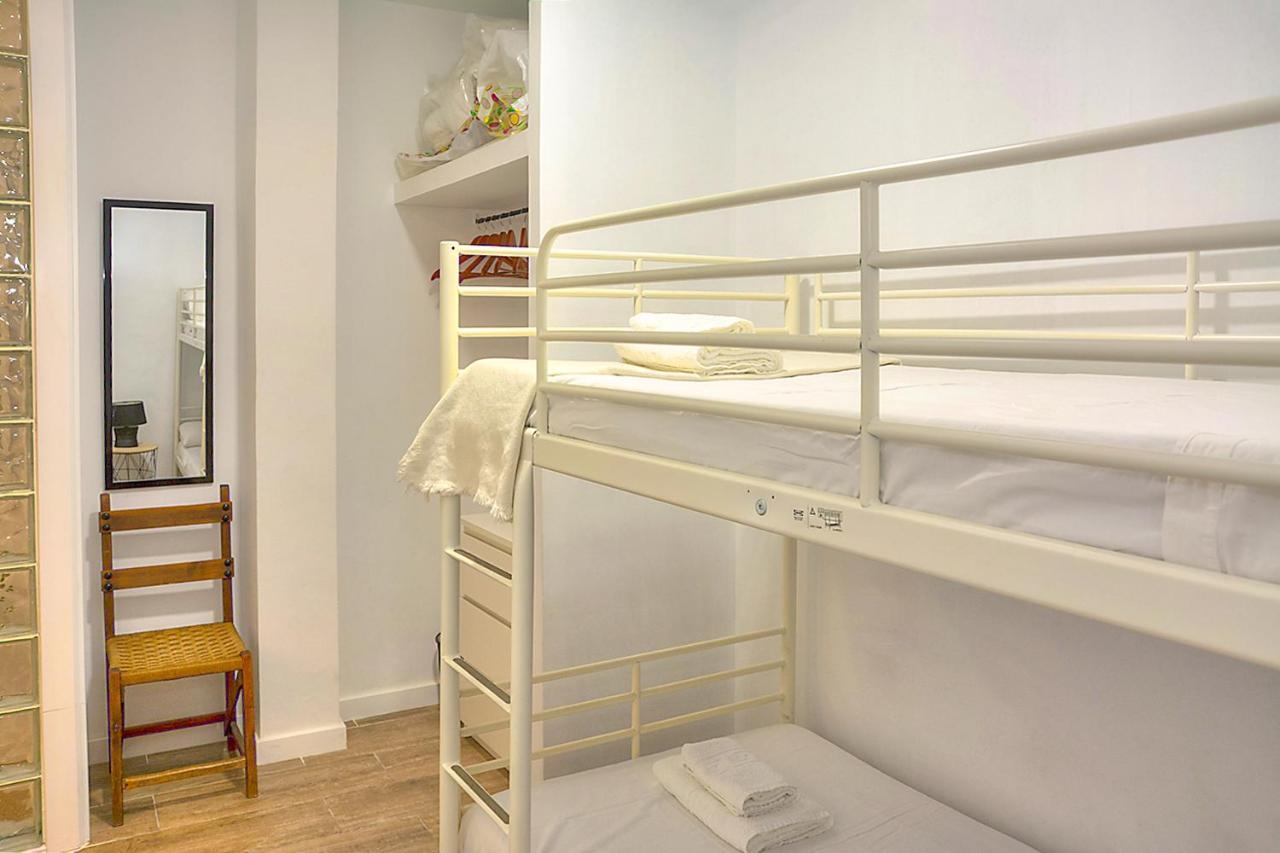 Family Apartment In Triana Севилья Экстерьер фото